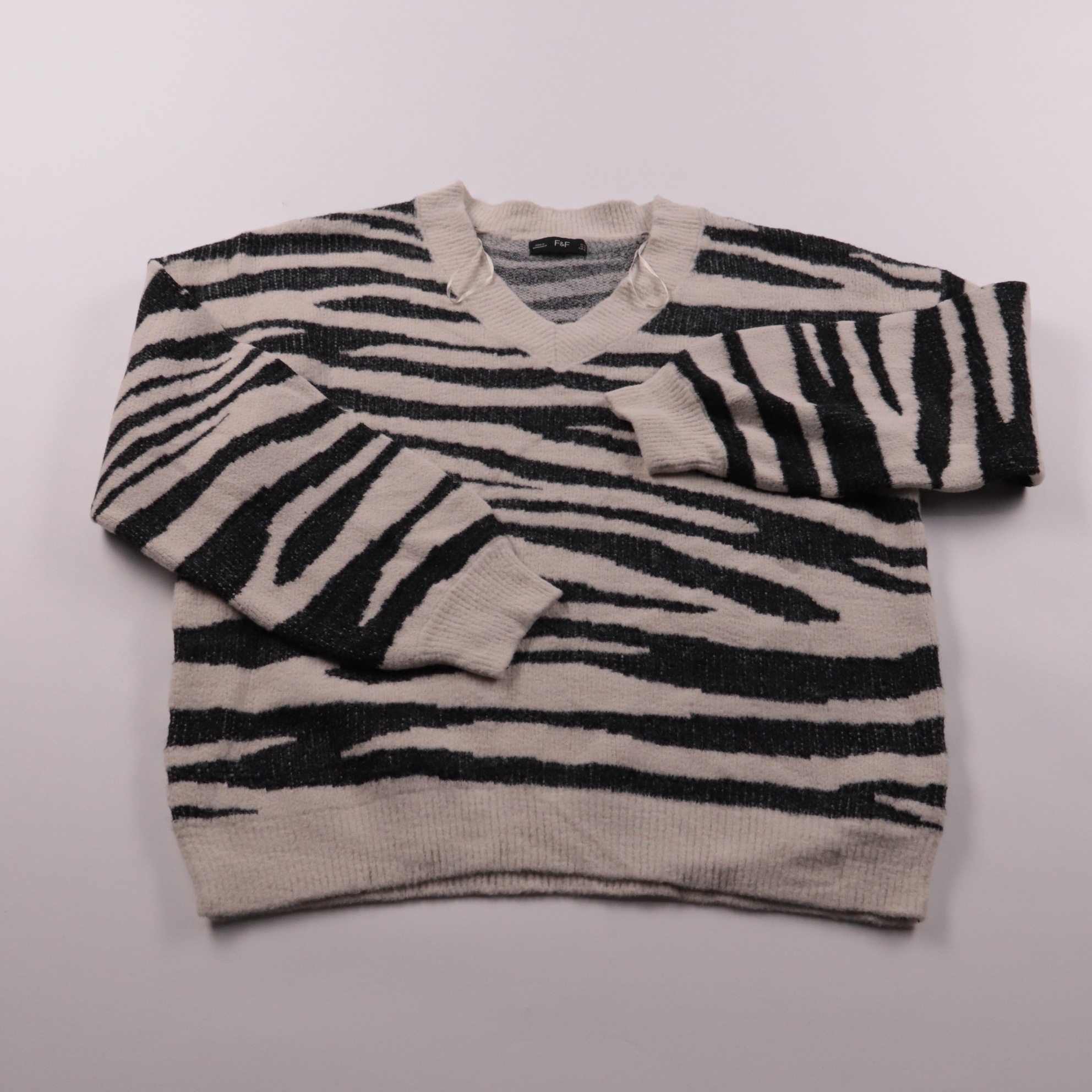 250105485-1